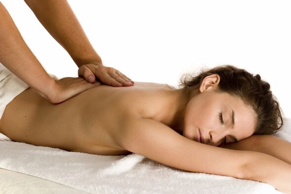 Massage kann helfen, Rückenschmerzen im Lendenbereich zu lindern