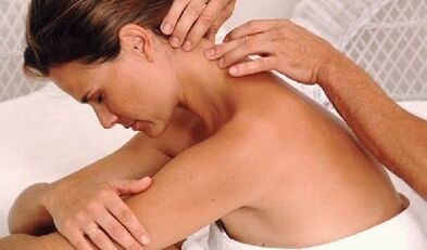 Therapeutische Massage für Gebärmutterhalschondrose